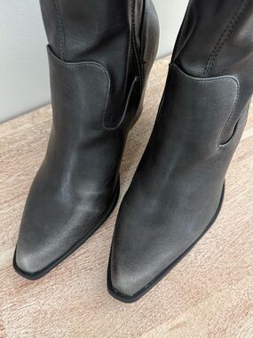 Sincerely Jules Leann Boots Size 8